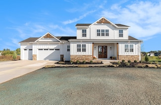 3126 Red Oak Dr, Saugatuck, MI 49453