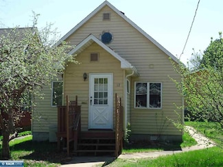 17 3rd St SE, Chisholm, MN 55719