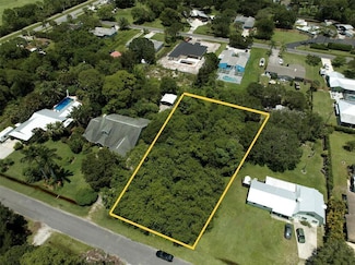 4608 Palmetto Dr, Fort Pierce, FL 34982