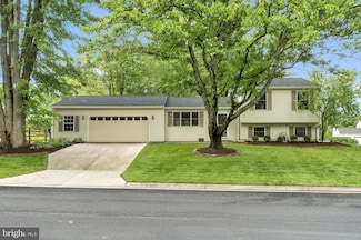 2930 Timber Wood Way, Herndon, VA 20171