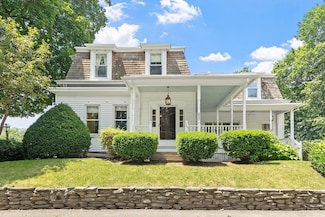 27 Prospect St, Pepperell, MA 01463