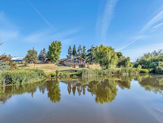 2312 Gramercy Dr, White City, OR 97503