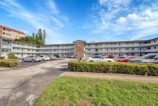 1021 Crystal Lake Dr Unit 202, Pompano Beach, FL 33064