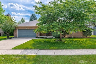 369 Winterset Dr, Englewood, OH 45322