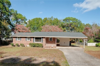 805 Myrtle Dr, Hope Mills, NC 28348
