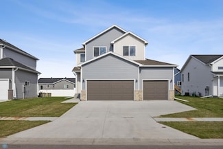 7326 28th St S, Fargo, ND 58104