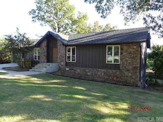 10613 Brazos Valley Ln, Little Rock, AR 72212