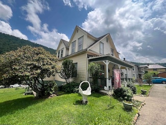 115 Walnut St, Rowlesburg, WV 26425