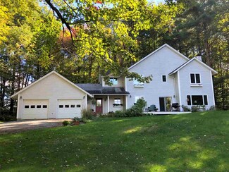 610 Vt 100, Hyde Park, VT 05655