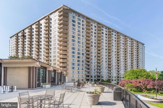 5225 Pooks Hill Rd, Bethesda, MD 20814