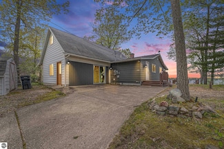 1264 Birchaven Beach Dr, Lake City, MI 49651