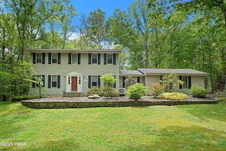 110 Partridge Ln, Milford, PA 18337