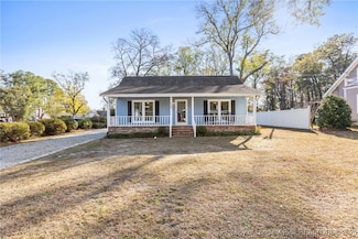 312 E Donaldson Ave, Raeford, NC 28376