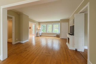 57 Jermain Ave, Sag Harbor, NY 11963