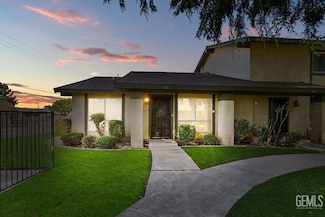 800 Lexington St Unit 28, Delano, CA 93215