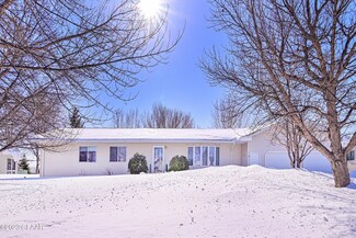 1806 8th St SE, East Grand Forks, MN 56721