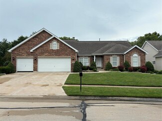 5845 Hidden Creek Dr, Saint Charles, MO 63304