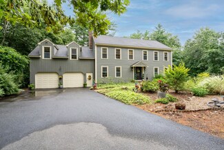 20 Christmas Tree Cir, Bedford, NH 03110