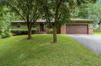 3877 Silver Fox Dr, Belvidere, IL 61008