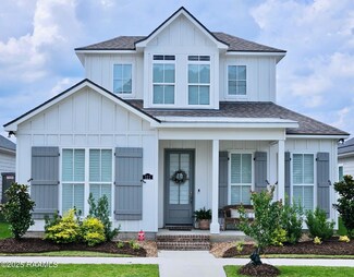 111 Oak Village Dr, Scott, LA 70583