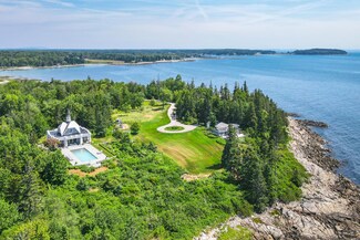 76 Seasmoke Rd, Saint George, ME 04860