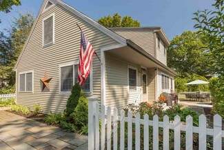 148 Main St, New Castle, NH 03854