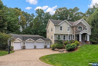 719 Chestnut Place, Franklin Lakes, NJ 07417