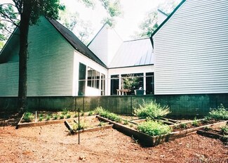 212 Oyster Way, Weems, VA 22576