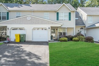 573 Woodbine Ln Unit 14, Lakewood, NJ 08701