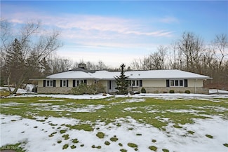 31150 Fox Hollow Dr, Cleveland, OH 44124