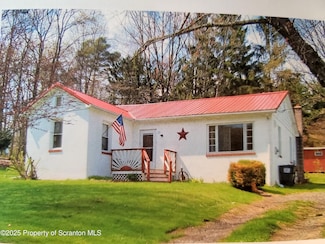 25 Orchard St, Harveys Lake, PA 18618