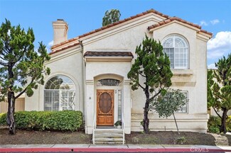 1050 La Tortuga Dr Unit 60, Vista, CA 92081