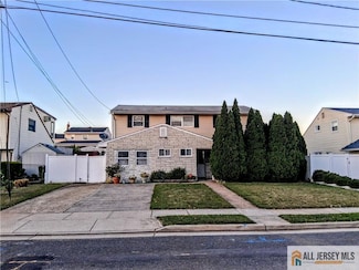 140 Whitman St, Carteret, NJ 07008