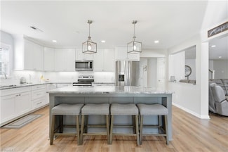 305 High Knoll Dr, Walkertown, NC 27051