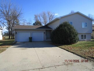 734 Richland St, Wahpeton, ND 58075
