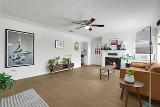 1640 Magnolia Ave, Long Beach, CA 90813