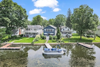 65 Murray Rd, Greenwood Lake, NY 10925