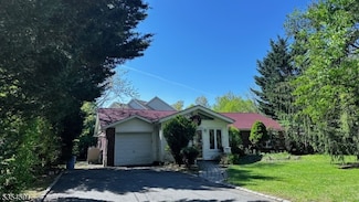 9 Tower Rd, Livingston, NJ 07039