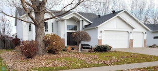 3235 37th Ave S, Fargo, ND 58104