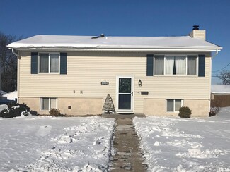 2930 Cody St, Bettendorf, IA 52722