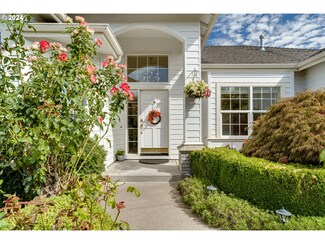 936 Old Orchard Ln, Springfield, OR 97477