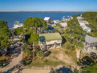 1452 Cypress St, Panacea, FL 32346