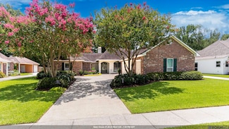 10327 Rustic Oak Dr, Baton Rouge, LA 70810
