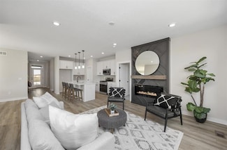 1575 NW Parkside Ln, Waukee, IA 50263