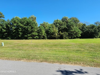 119 Whispering Pine Ln, Holly Ridge, NC 28445