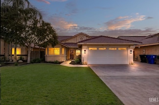 7415 Canyon Clover Dr, Bakersfield, CA 93313