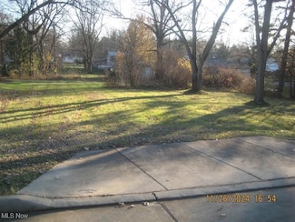 3306 Curtis St, Mogadore, OH 44260
