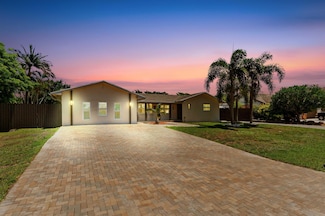 26 W Pine Tree Ave, Lake Worth, FL 33467