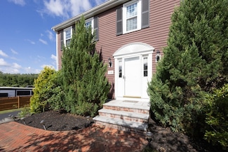 110 Cobblestone Ln, Bridgewater, MA 02324