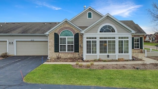 619 Schumann St, Woodstock, IL 60098